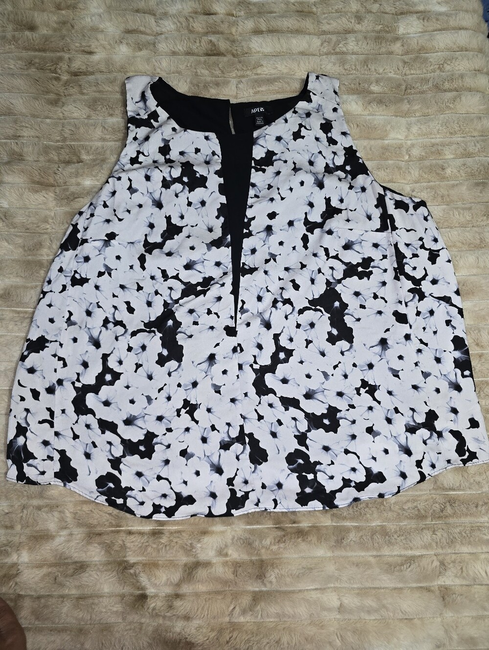 Apt. 9 Black & White Floral Sleeveless Camisole